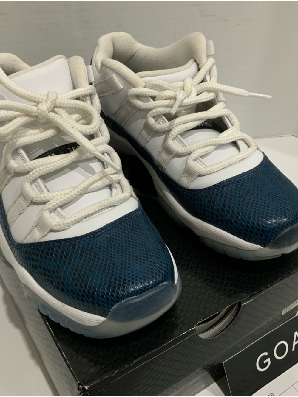 Air Jordan 11 Retro Low ‘Snakeskin’ 2019 White Blue Leather CD6847-102 - Size 7Y